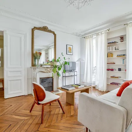 Spacious And Charming 2br - 16th Daire *