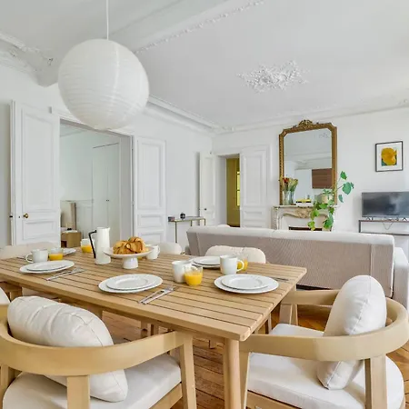 Spacious And Charming 2br - 16th Daire *
