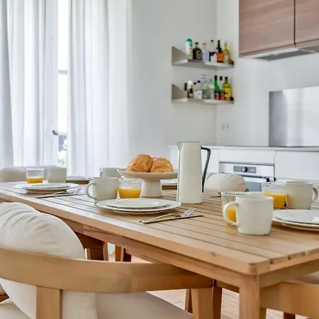 Spacious And Charming 2br - 16th *