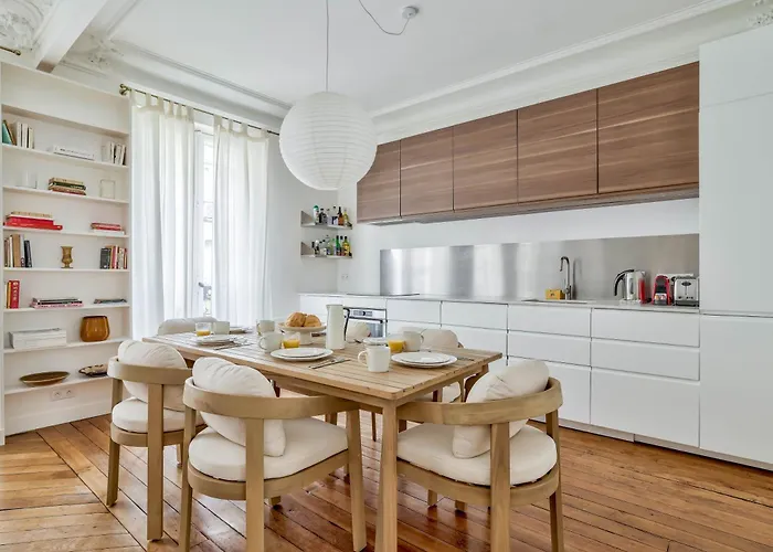 Spacious And Charming 2br - 16th Lägenhet *