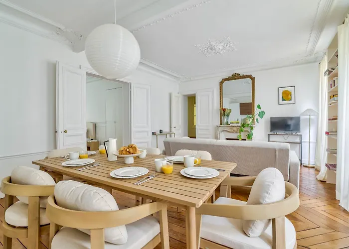 Spacious And Charming 2br - 16th Appartement *
